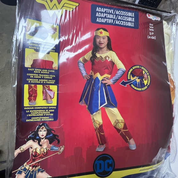 HALLOWEEN DISGUISE WONDER WOMEN KIDS COSTUME. SIZE SMALL (4-6)  RED/BLUE/GOLD - Picture 1 of 7